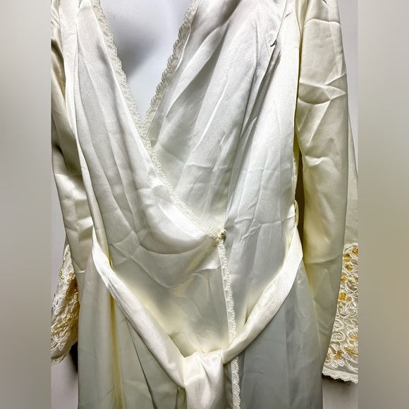 Victoria's Secret Cream Satin Robe - Picture 3 of 8